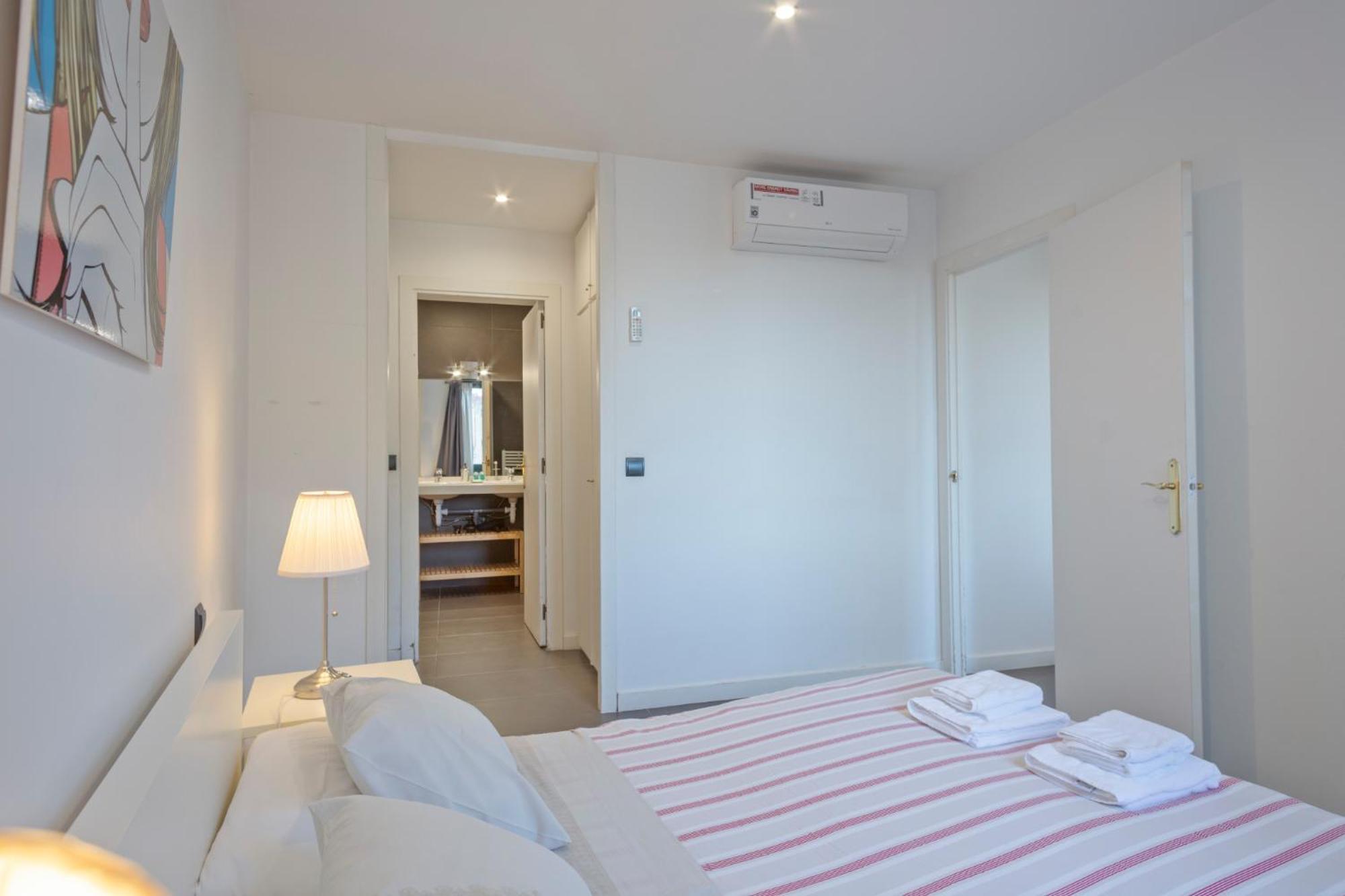 Barcelona Comtal Apartments Exterior photo